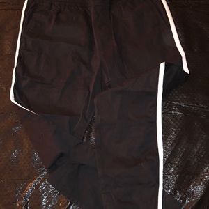 Hollister joggers NWT XL